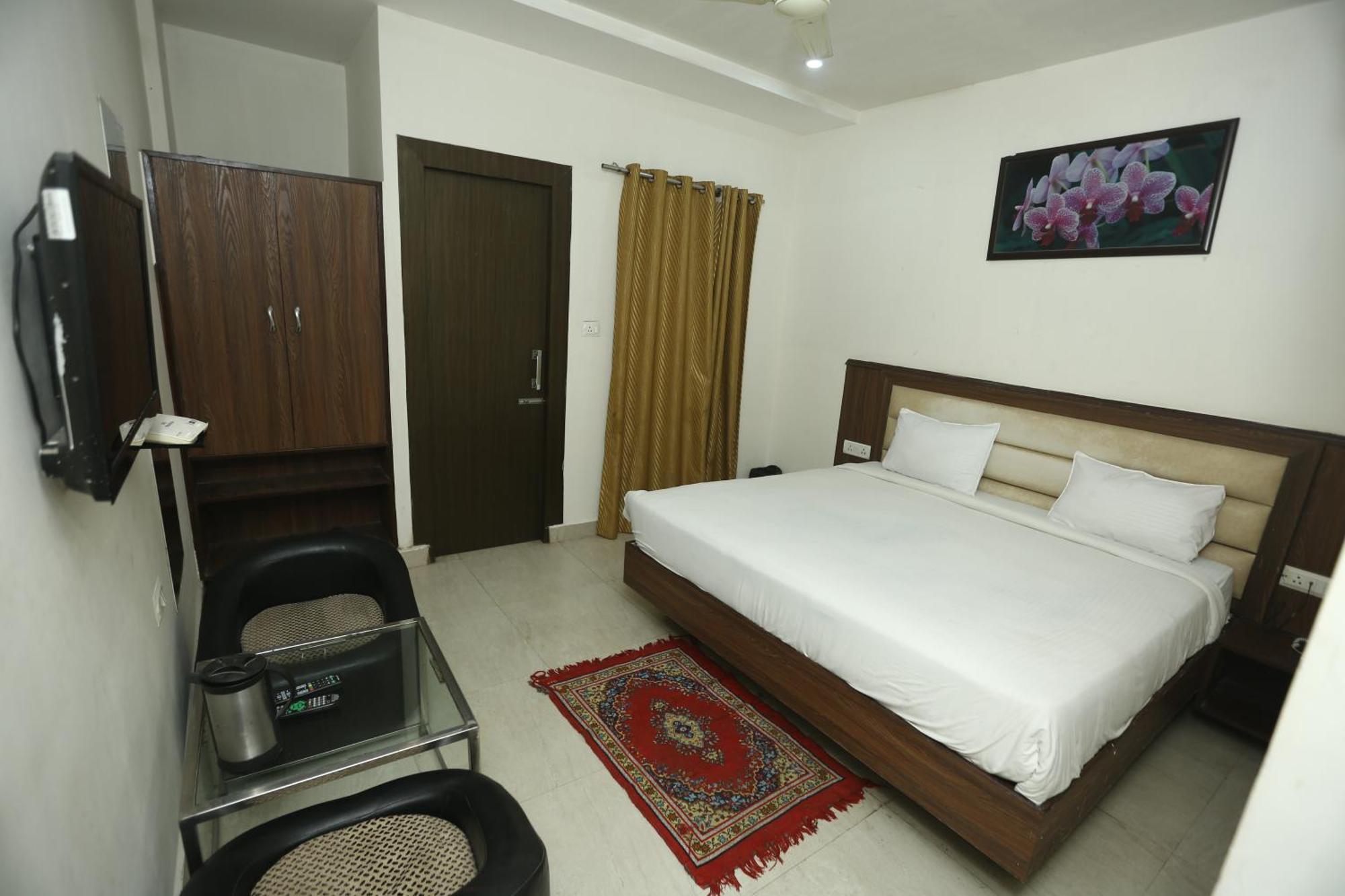 24 Hotel & Resort Agra  Exterior photo